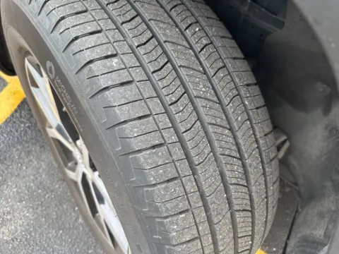 Another view of 2023 Jeep Grand Cherokee Limited for sale in Grandville, MI at Zeigler Chrysler Dodge Jeep Ram of Grandville