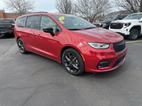 Red 2025 Chrysler Pacifica Limited for sale in Grandville, MI
