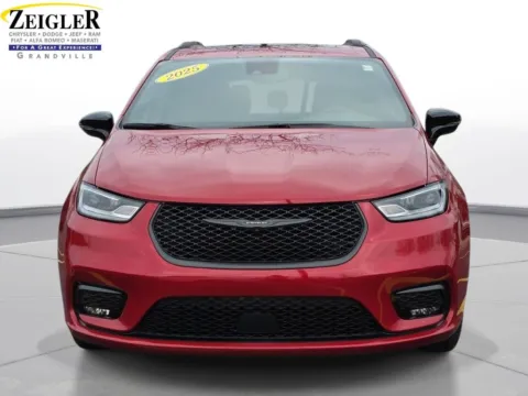 Photos of 2025 Chrysler Pacifica Limited for sale in Grandville, MI at Zeigler Chrysler Dodge Jeep Ram of Grandville