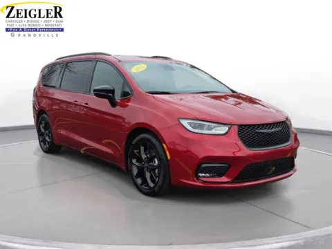 Another view of 2025 Chrysler Pacifica Limited for sale in Grandville, MI at Zeigler Chrysler Dodge Jeep Ram of Grandville