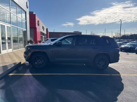 More photos of 2023 Jeep Grand Cherokee L Summit at Zeigler Chrysler Dodge Jeep Ram of Grandville, MI