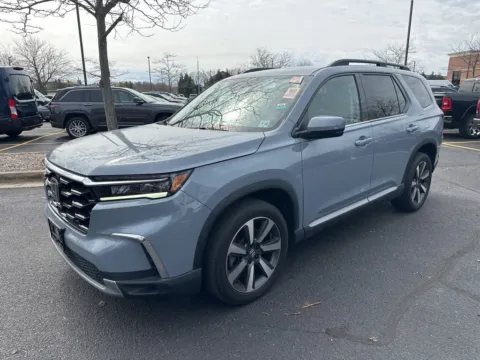 Another view of 2023 Honda Pilot Touring for sale in Grandville, MI at Zeigler Chrysler Dodge Jeep Ram of Grandville