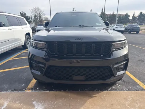 Another view of 2023 Jeep Grand Cherokee Altitude for sale in Grandville, MI at Zeigler Chrysler Dodge Jeep Ram of Grandville