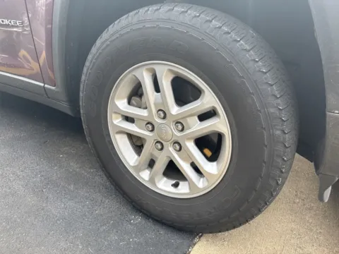 More photos of 2023 Jeep Grand Cherokee Laredo at Zeigler Chrysler Dodge Jeep Ram of Grandville, MI