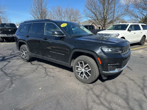 Black 2023 Jeep Grand Cherokee L Limited for sale in Grandville, MI