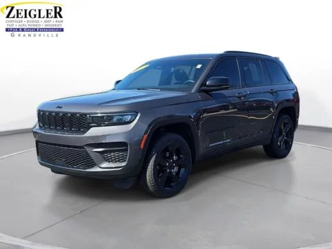 Gray 2023 Jeep Grand Cherokee Altitude for sale in Grandville, MI