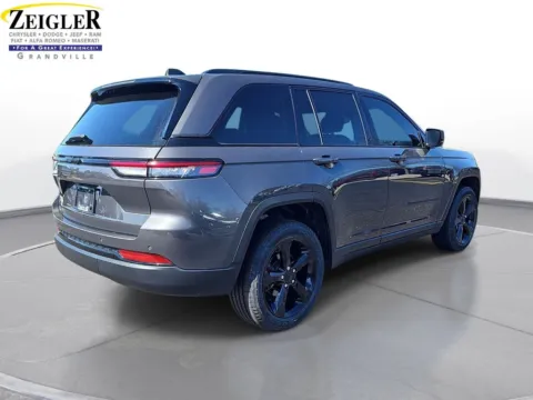 More photos of 2023 Jeep Grand Cherokee Altitude at Zeigler Chrysler Dodge Jeep Ram of Grandville, MI