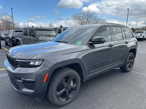 Another view of 2024 Jeep Grand Cherokee Limited for sale in Grandville, MI at Zeigler Chrysler Dodge Jeep Ram of Grandville