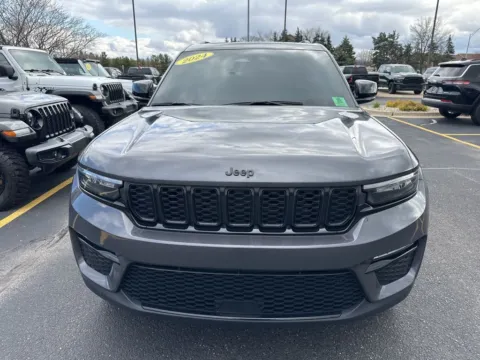 Photos of 2024 Jeep Grand Cherokee Limited for sale in Grandville, MI at Zeigler Chrysler Dodge Jeep Ram of Grandville