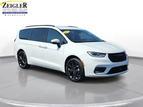 Another view of 2023 Chrysler Pacifica Touring L for sale in Grandville, MI at Zeigler Chrysler Dodge Jeep Ram of Grandville