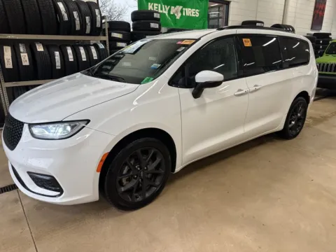 Another view of 2023 Chrysler Pacifica Touring L for sale in Grandville, MI at Zeigler Chrysler Dodge Jeep Ram of Grandville