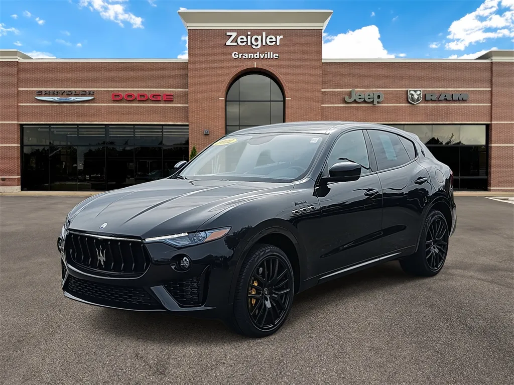 マツ様 Used 2022 Maserati Levante Modena for sale in Grandville, MI at