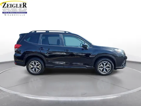 More photos of 2022 Subaru Forester Premium at Zeigler Chrysler Dodge Jeep Ram of Grandville, MI