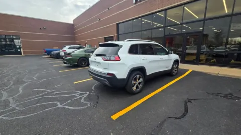 More photos of 2019 Jeep Cherokee Limited at Zeigler Chrysler Dodge Jeep Ram of Grandville, MI