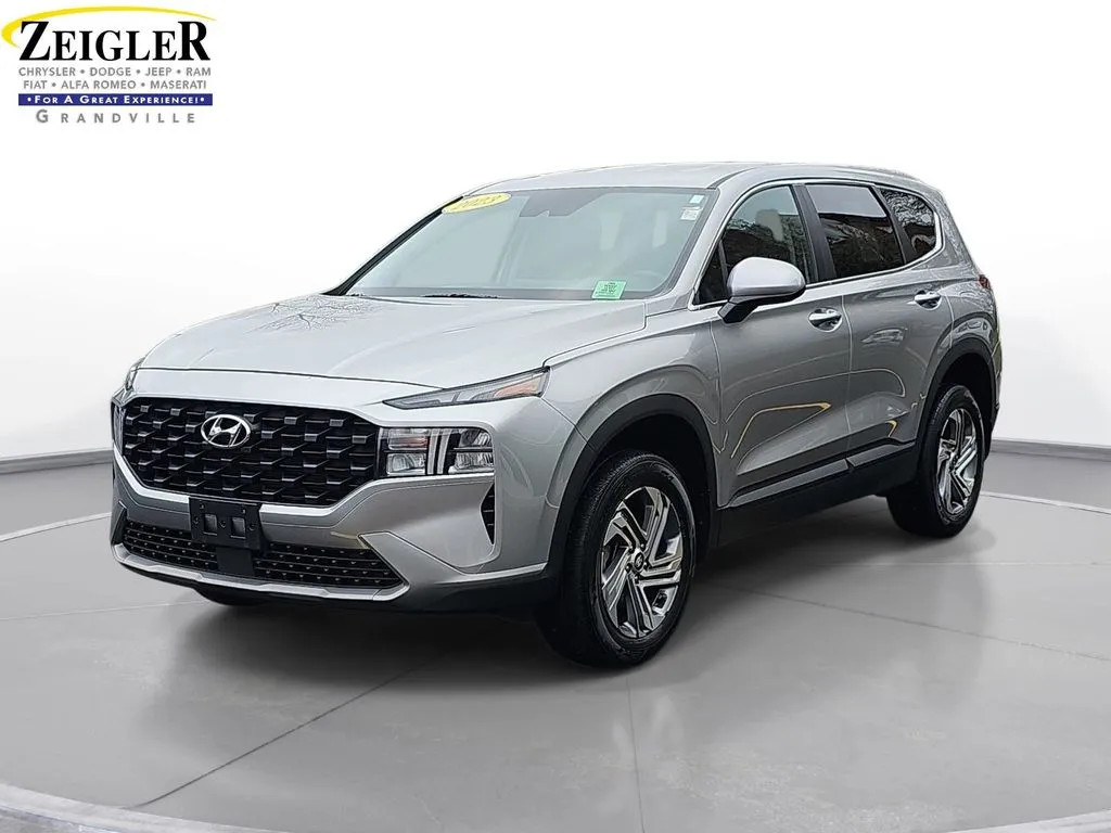 Silver 2023 Hyundai Santa Fe SE for sale in Grandville, MI