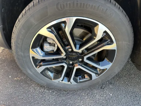 More photos of 2023 Jeep Compass Limited at Zeigler Chrysler Dodge Jeep Ram of Grandville, MI