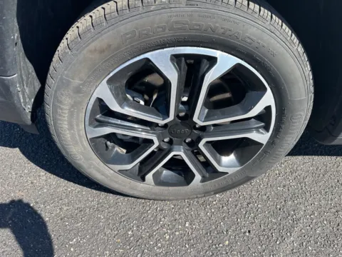 More photos of 2023 Jeep Compass Limited at Zeigler Chrysler Dodge Jeep Ram of Grandville, MI