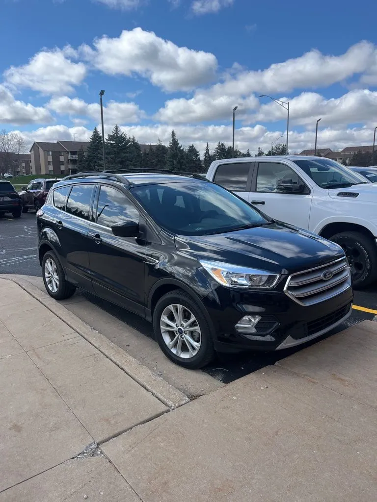 Black 2018 Ford Escape SE for sale in Grandville, MI