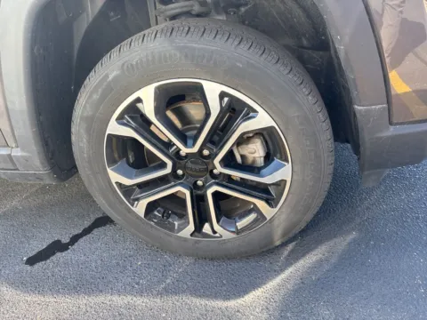 More photos of 2023 Jeep Compass Limited at Zeigler Chrysler Dodge Jeep Ram of Grandville, MI