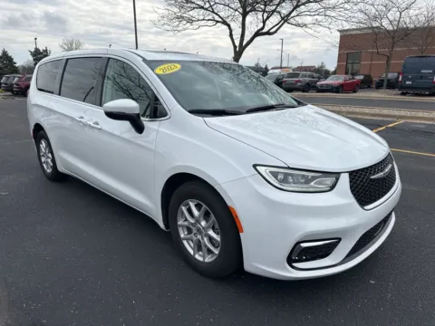 Photos of 2023 Chrysler Pacifica Touring L for sale in Grandville, MI at Zeigler Chrysler Dodge Jeep Ram of Grandville