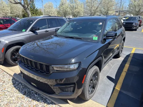 Photos of 2025 Jeep Grand Cherokee Altitude for sale in Grandville, MI at Zeigler Chrysler Dodge Jeep Ram of Grandville