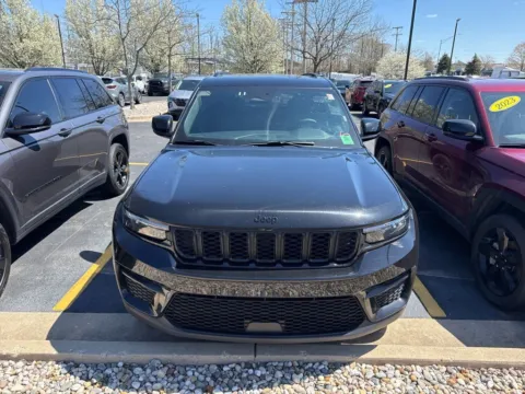 More photos of 2025 Jeep Grand Cherokee Altitude at Zeigler Chrysler Dodge Jeep Ram of Grandville, MI