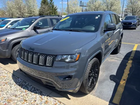 Gray 2018 Jeep Grand Cherokee Altitude for sale in Grandville, MI