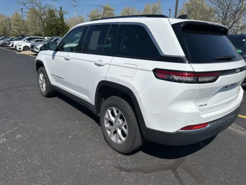 More photos of 2023 Jeep Grand Cherokee Limited at Zeigler Chrysler Dodge Jeep Ram of Grandville, MI