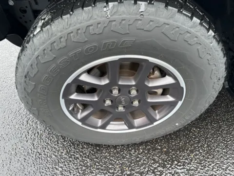 More photos of 2023 Jeep Gladiator Overland at Zeigler Chrysler Dodge Jeep Ram of Grandville, MI