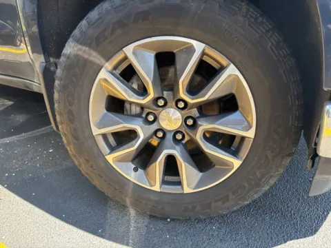 More photos of 2021 Chevrolet Silverado 1500 LT at Zeigler Chrysler Dodge Jeep Ram of Grandville, MI