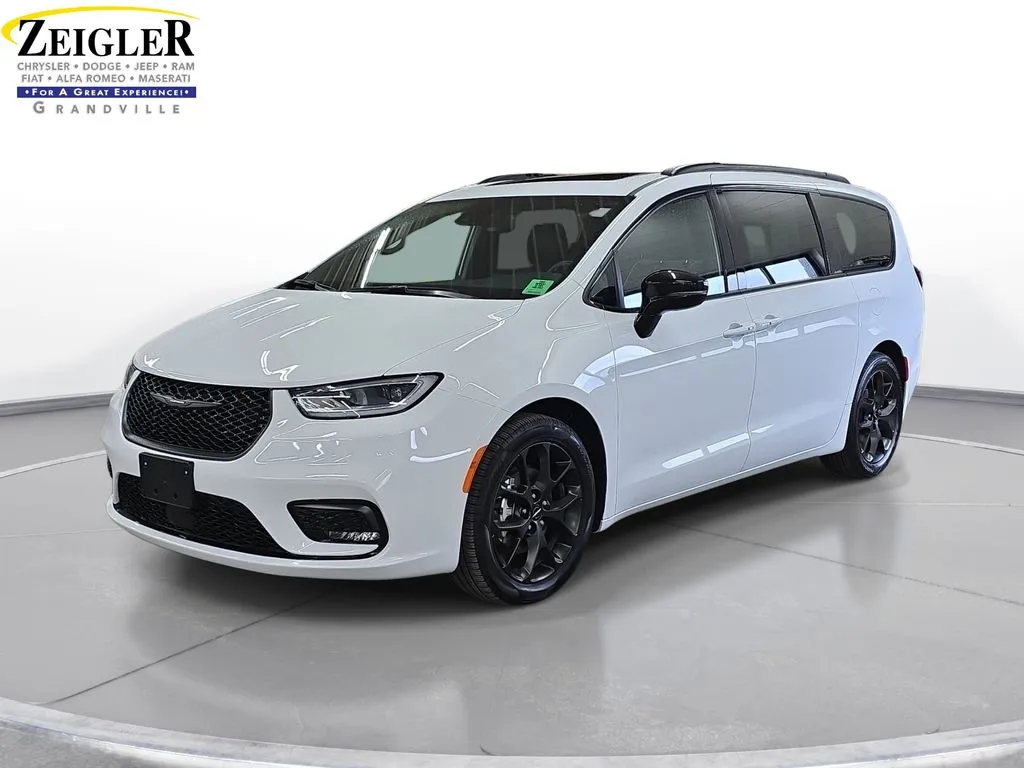 White 2025 Chrysler Pacifica Limited for sale in Grandville, MI