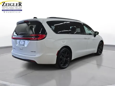 More photos of 2025 Chrysler Pacifica Limited at Zeigler Chrysler Dodge Jeep Ram of Grandville, MI