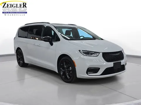 Another view of 2025 Chrysler Pacifica Limited for sale in Grandville, MI at Zeigler Chrysler Dodge Jeep Ram of Grandville