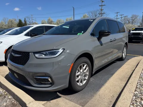 Photos of 2025 Chrysler Pacifica Select for sale in Grandville, MI at Zeigler Chrysler Dodge Jeep Ram of Grandville