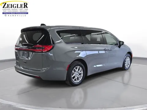 More photos of 2025 Chrysler Pacifica Select at Zeigler Chrysler Dodge Jeep Ram of Grandville, MI