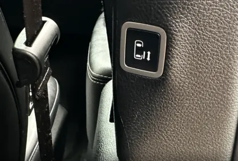 More photos of 2025 Chrysler Pacifica Select at Zeigler Chrysler Dodge Jeep Ram of Grandville, MI