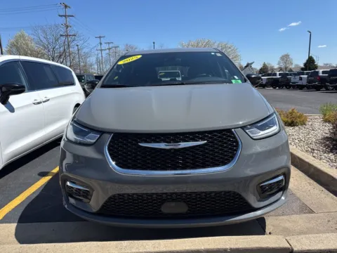 Another view of 2025 Chrysler Pacifica Select for sale in Grandville, MI at Zeigler Chrysler Dodge Jeep Ram of Grandville
