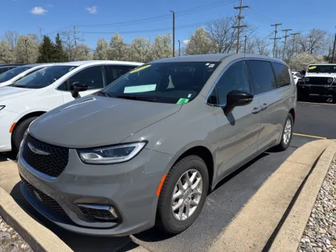 Gray 2025 Chrysler Pacifica Select for sale in Grandville, MI