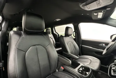 More photos of 2025 Chrysler Pacifica Limited at Zeigler Chrysler Dodge Jeep Ram of Grandville, MI