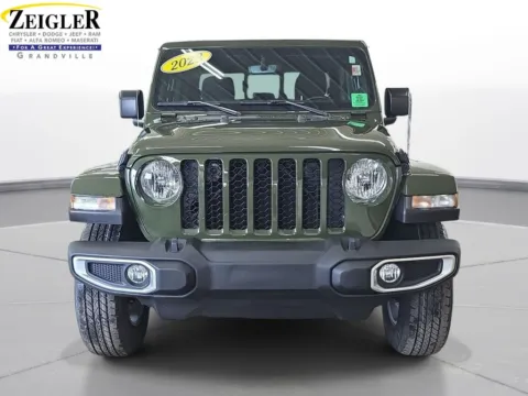 Photos of 2023 Jeep Gladiator Sport S for sale in Grandville, MI at Zeigler Chrysler Dodge Jeep Ram of Grandville