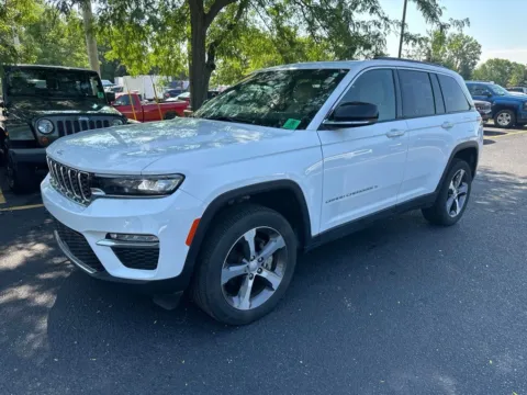 Another view of 2024 Jeep Grand Cherokee Limited for sale in Grandville, MI at Zeigler Chrysler Dodge Jeep Ram of Grandville