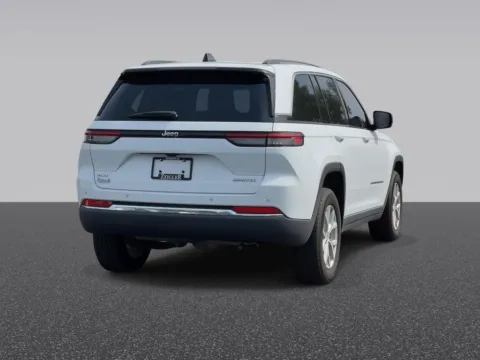 More photos of 2023 Jeep Grand Cherokee Limited at Zeigler Chrysler Dodge Jeep Ram of Grandville, MI