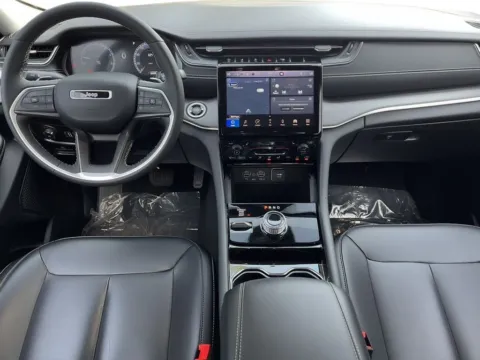 More photos of 2023 Jeep Grand Cherokee Limited at Zeigler Chrysler Dodge Jeep Ram of Grandville, MI
