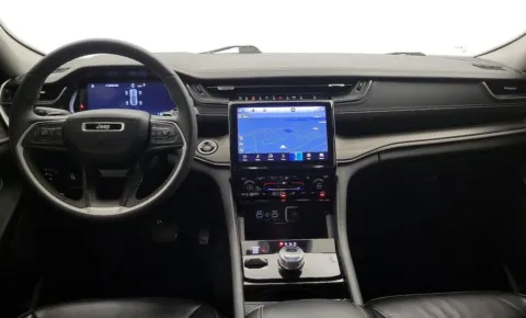 More photos of 2023 Jeep Grand Cherokee Limited at Zeigler Chrysler Dodge Jeep Ram of Grandville, MI