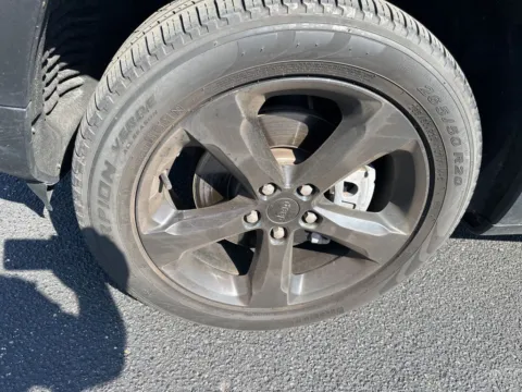 More photos of 2023 Jeep Grand Cherokee L Limited at Zeigler Chrysler Dodge Jeep Ram of Grandville, MI