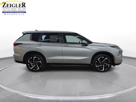 More photos of 2024 Mitsubishi Outlander SE at Zeigler Chrysler Dodge Jeep Ram of Grandville, MI