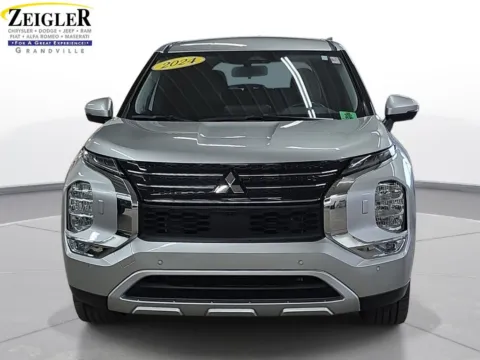 Photos of 2024 Mitsubishi Outlander SE for sale in Grandville, MI at Zeigler Chrysler Dodge Jeep Ram of Grandville