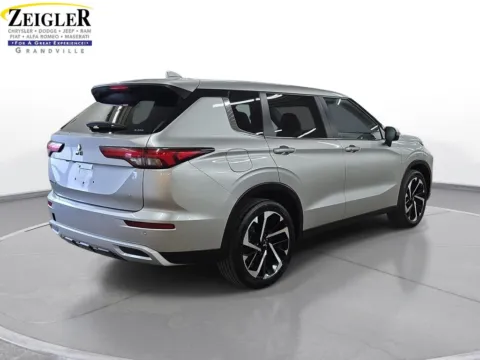 More photos of 2024 Mitsubishi Outlander SE at Zeigler Chrysler Dodge Jeep Ram of Grandville, MI
