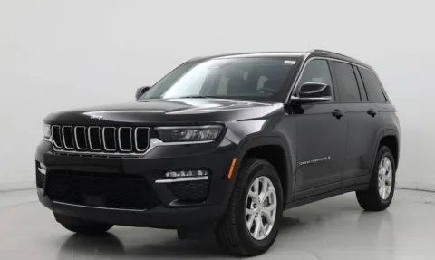 More photos of 2023 Jeep Grand Cherokee Limited at Zeigler Chrysler Dodge Jeep Ram of Grandville, MI