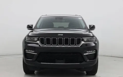 More photos of 2023 Jeep Grand Cherokee Limited at Zeigler Chrysler Dodge Jeep Ram of Grandville, MI